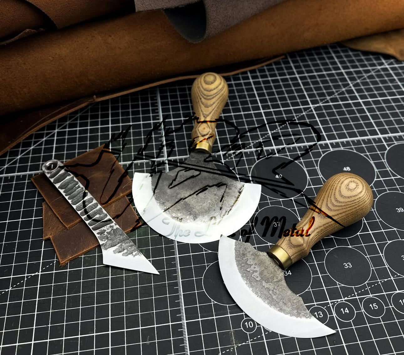 Custom Leather Craft Ulu Knife & Kiridashi Set – Handmade with Carved Wood Handles Unique Blades Runner