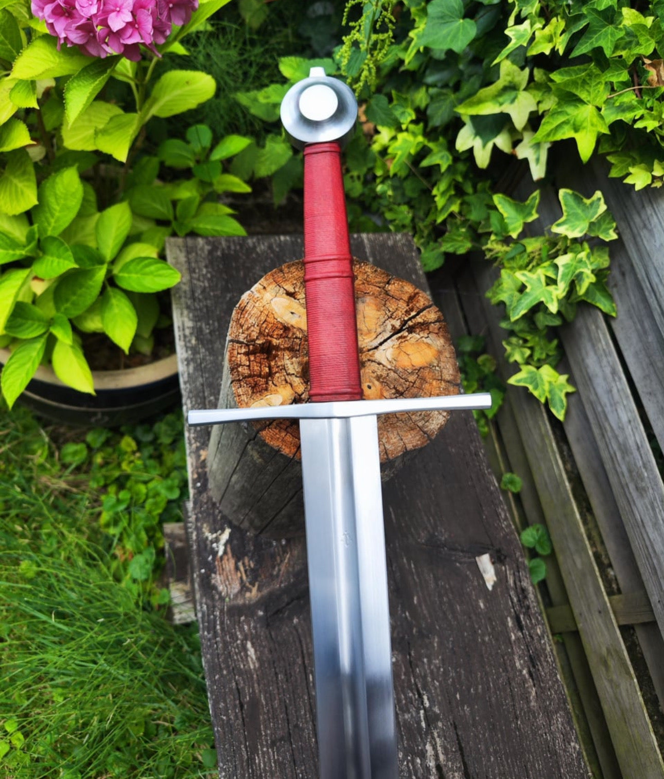 Hand-Forged Two-Handed Longsword – High Carbon Steel Medieval Sword with Red Leather Grip Unique Blades Runner