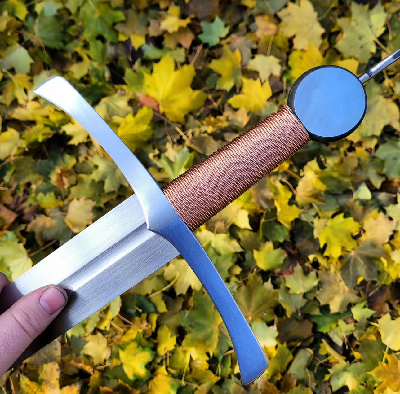 Medieval Arming Type XII Sword with Wheel Pommel and Leather Grip Unique Blades Runner