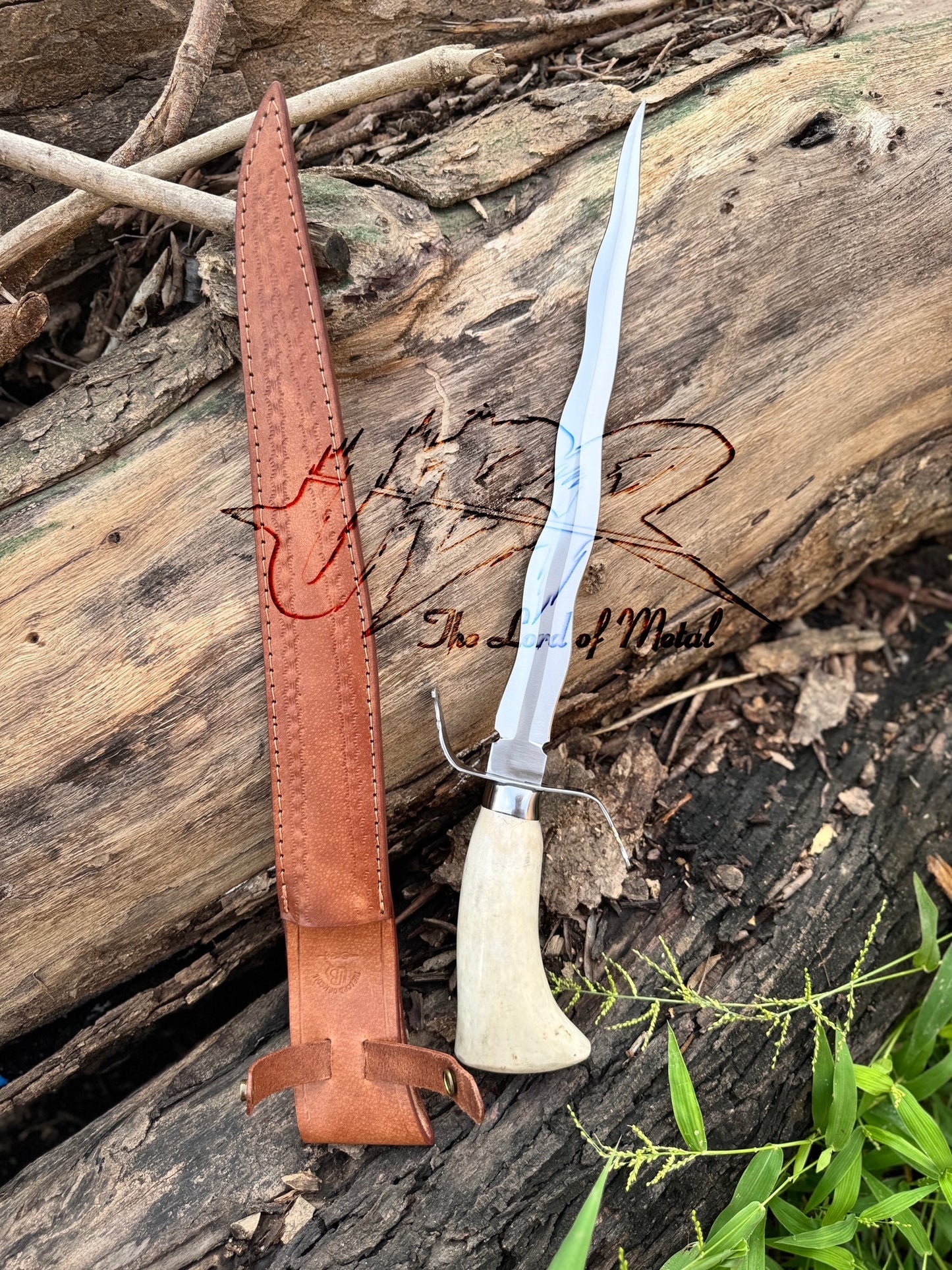 Custom Handmade Kris Dagger Knife – Wavy High Carbon Steel Blade with Antler Handle Unique Blades Runner