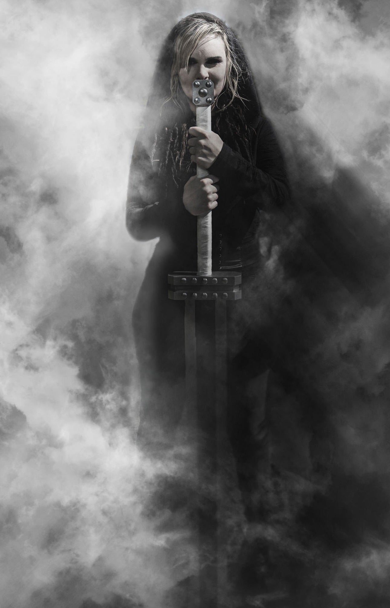 Guts Raider Sword - Handmade With Carbon Steel Blade - Collectible Sword Unique Blades Runner