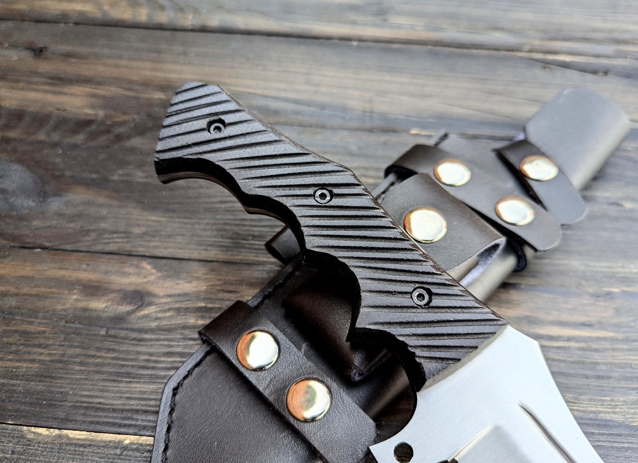 Huntsman Knife - Game Knife Replica With Leather Sheath Unique Blades Runner