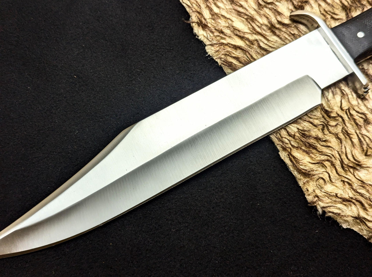 Dexter Knife Replica – Collectible TV Series Inspired Blade Unique Blades Runner