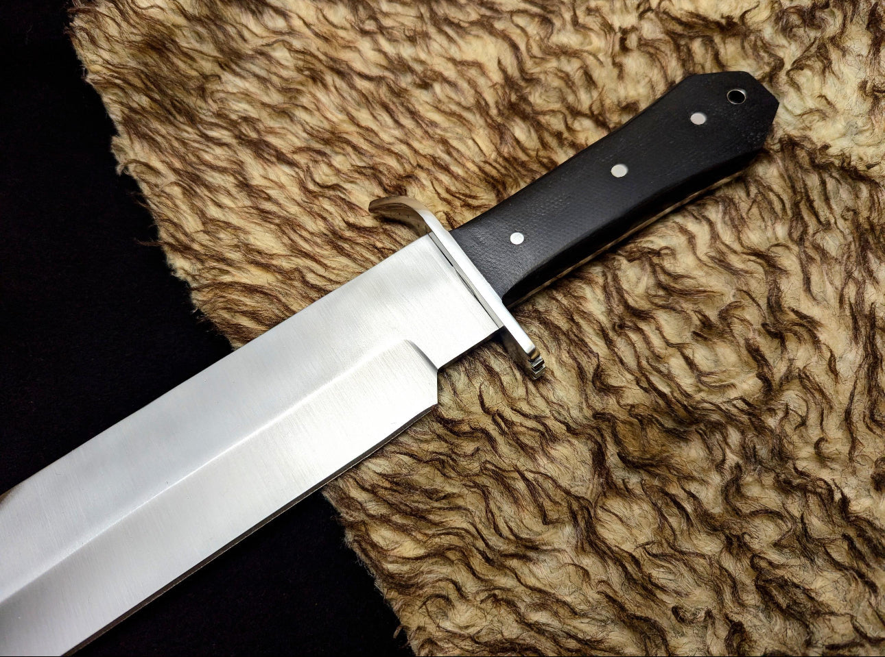 Dexter Knife Replica – Collectible TV Series Inspired Blade Unique Blades Runner