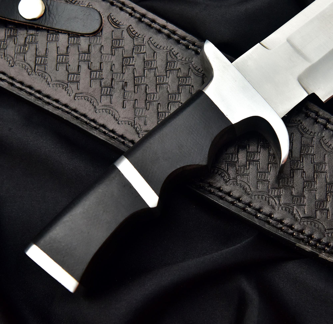 Arnold Schwarzenegger Predator Knife | Handmade Bowie Style Knife with Leather Sheath Unique Blades Runner