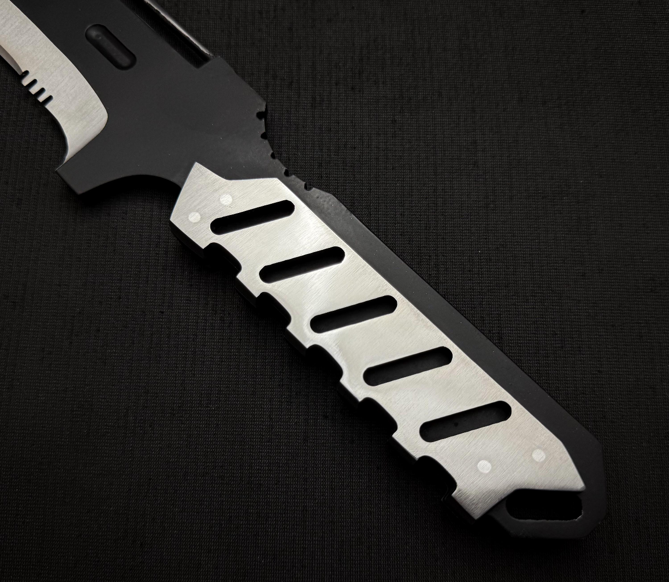 MGS4 Knife Replica | Solid Snake Metal Gear Inspired Collectible Blade Unique Blades Runner