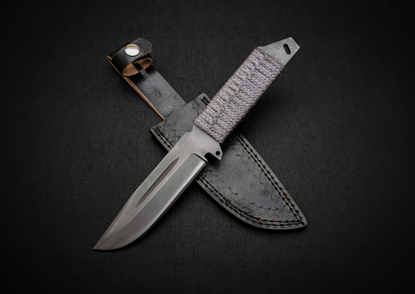 Resident Evil 7 Biohazard Knife Replica with Leather Sheath | Handmade Unique Blades Runner