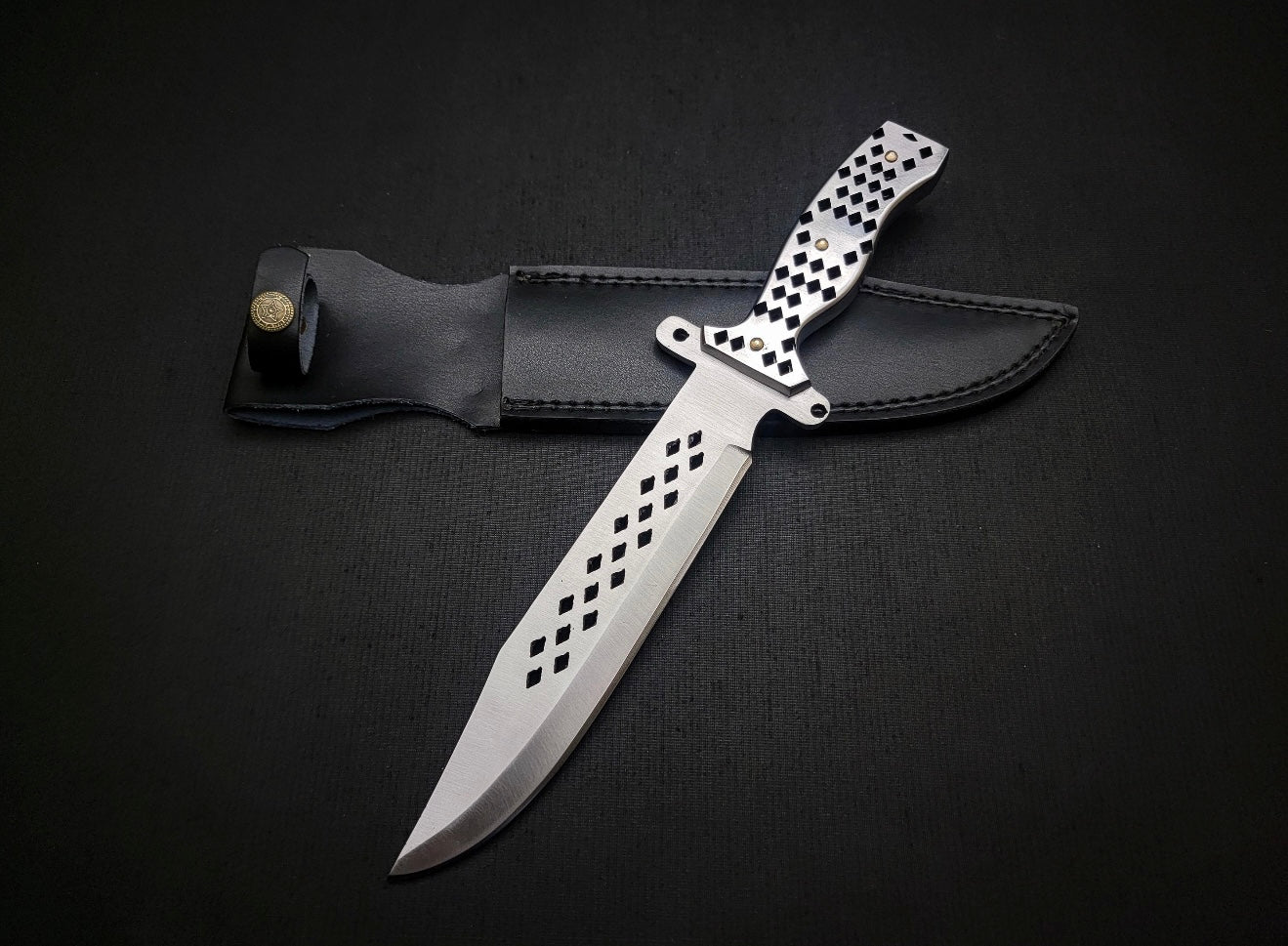 The Walking Dead Daryl Dixon Knife - Diamond Knife Replica with Sheath Unique Blades Runner