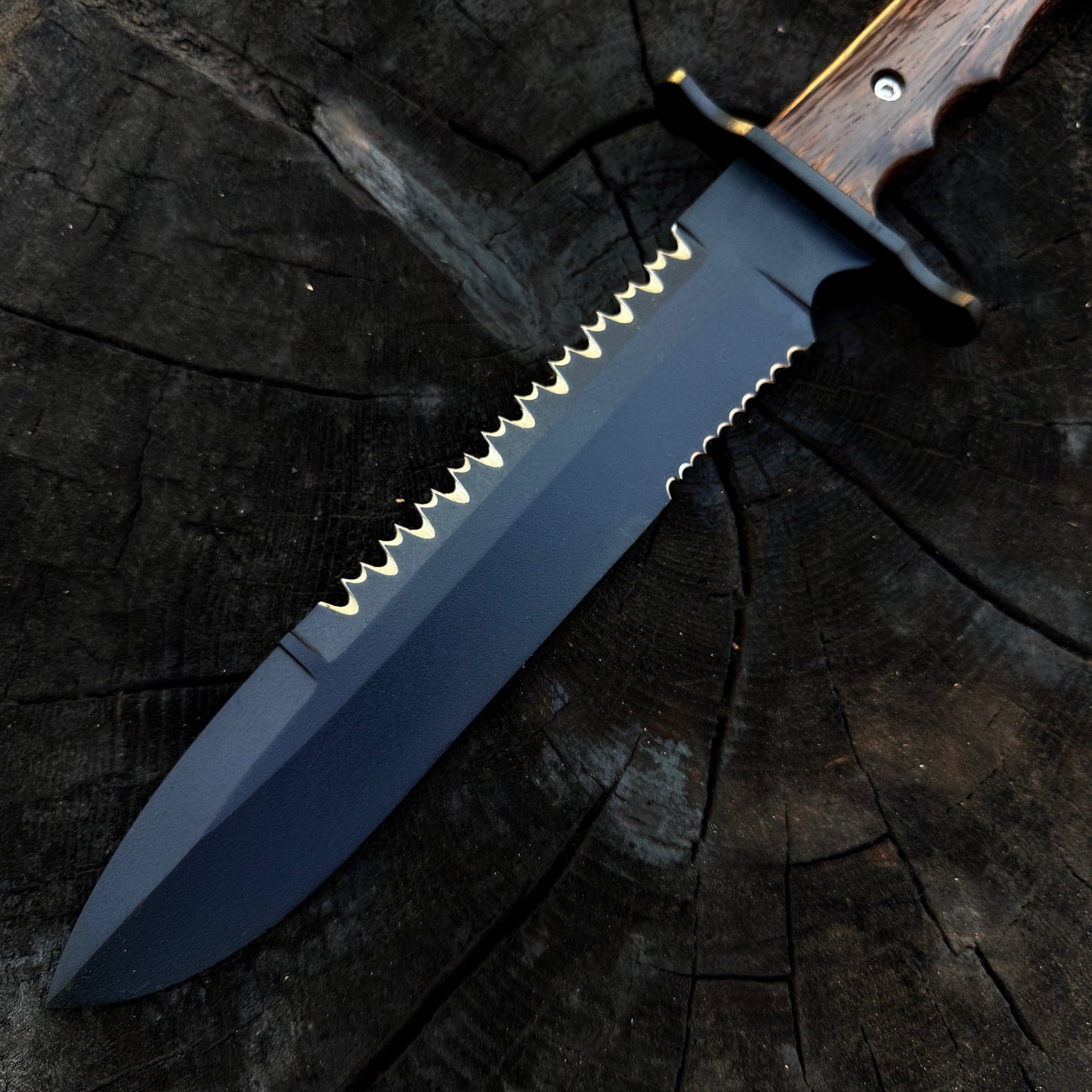 Serrated Back Bowie Knife – Handmade Full Tang Knife with Wood Handle Unique Blades Runner