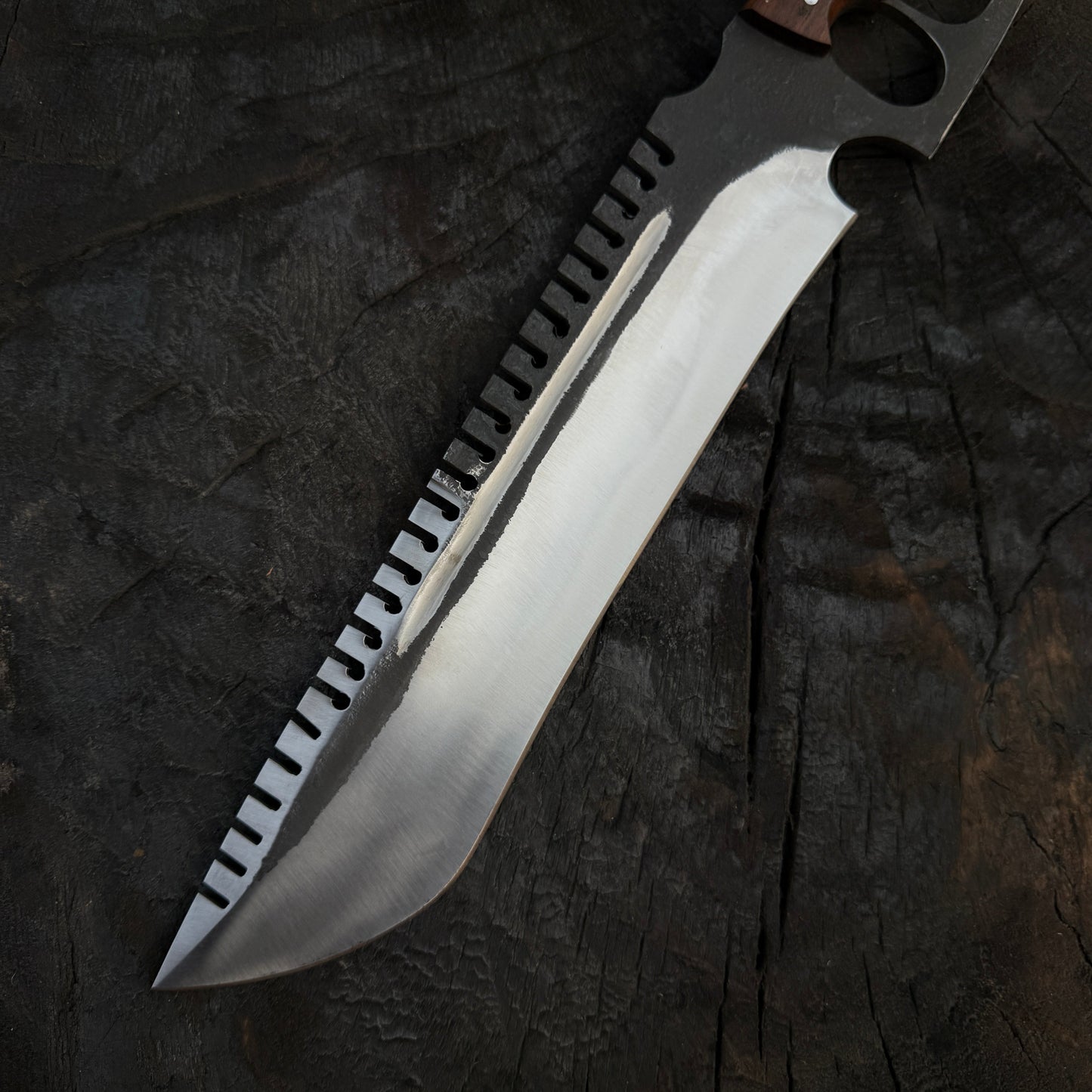 Sawback Bowie Knife – Handmade Hunting Knife with Sheath Unique Blades Runner