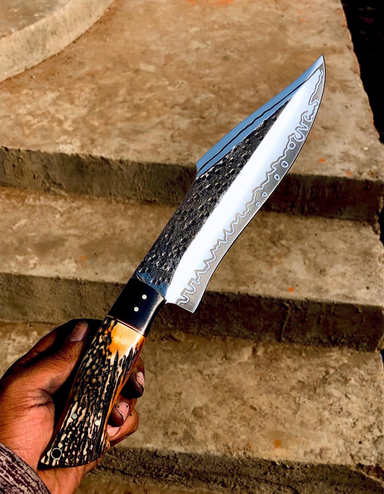 Stag Horn Bowie Knife – Handmade Full Tang Clip Point Blade Unique Blades Runner