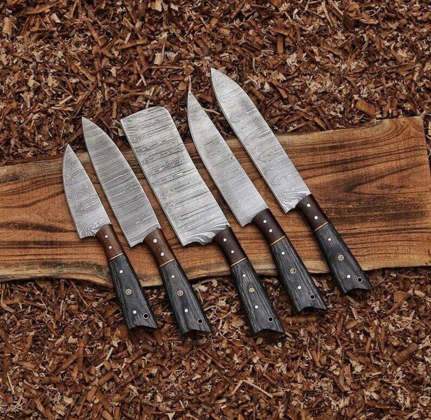 Damascus Steel Professional Kitchen Knife Set with Ebony & Rosewood Handle – Full Tang Chef Set Unique Blades Runner