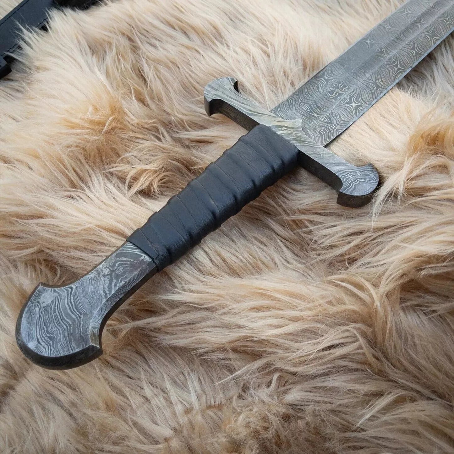 Roman Gladius Sword – Handmade Damascus Steel Blade, Collectible with Sheath Unique Blades Runner