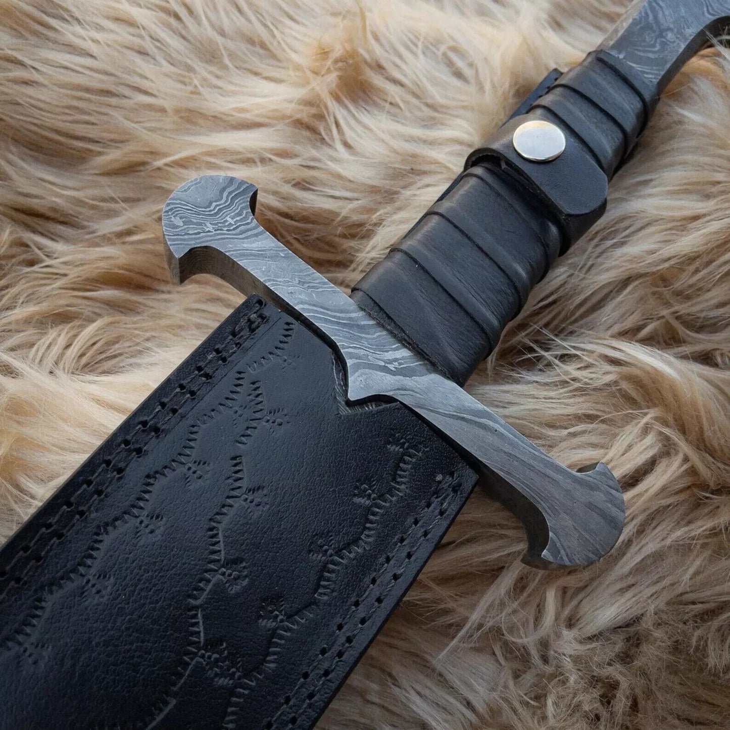 Roman Gladius Sword – Handmade Damascus Steel Blade, Collectible with Sheath Unique Blades Runner