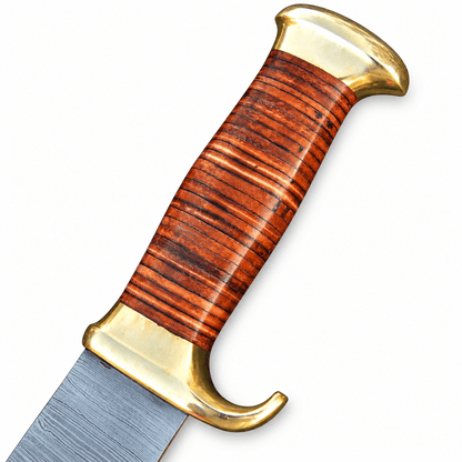Layered pattern on the 10-inch hand forged Damascus steel blade