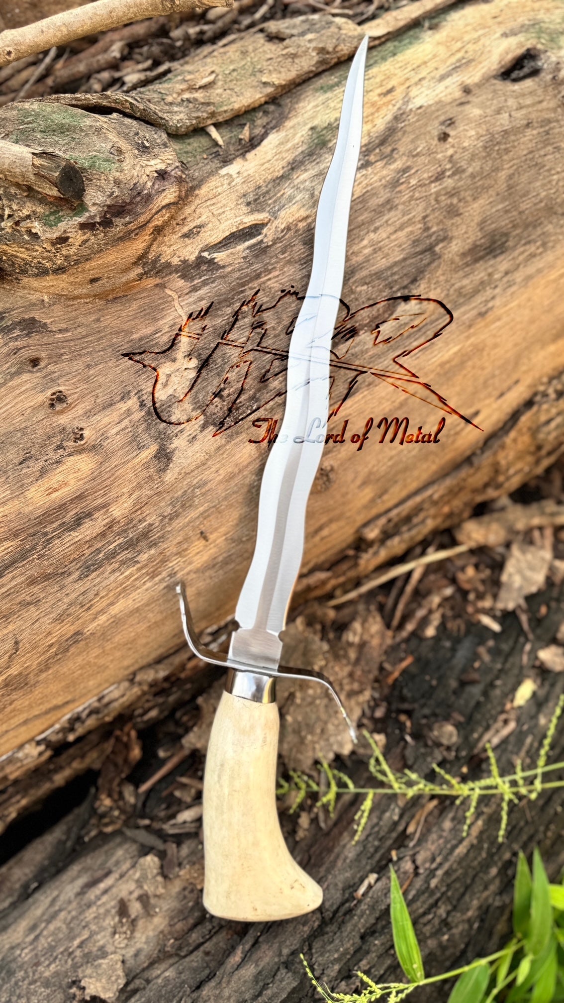 Custom Handmade Kris Dagger Knife – Wavy High Carbon Steel Blade with Antler Handle Unique Blades Runner
