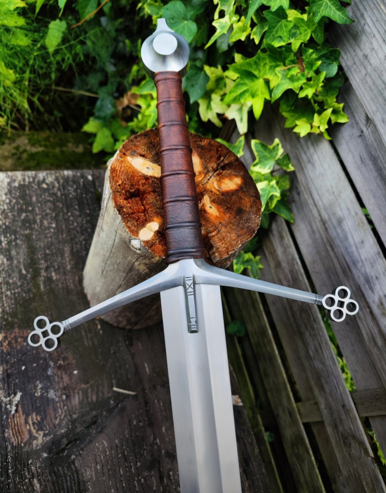 Scottish Claymore Sword / Two-Handed Highland Blade / Full Tang Medieval Sword Unique Blades Runner