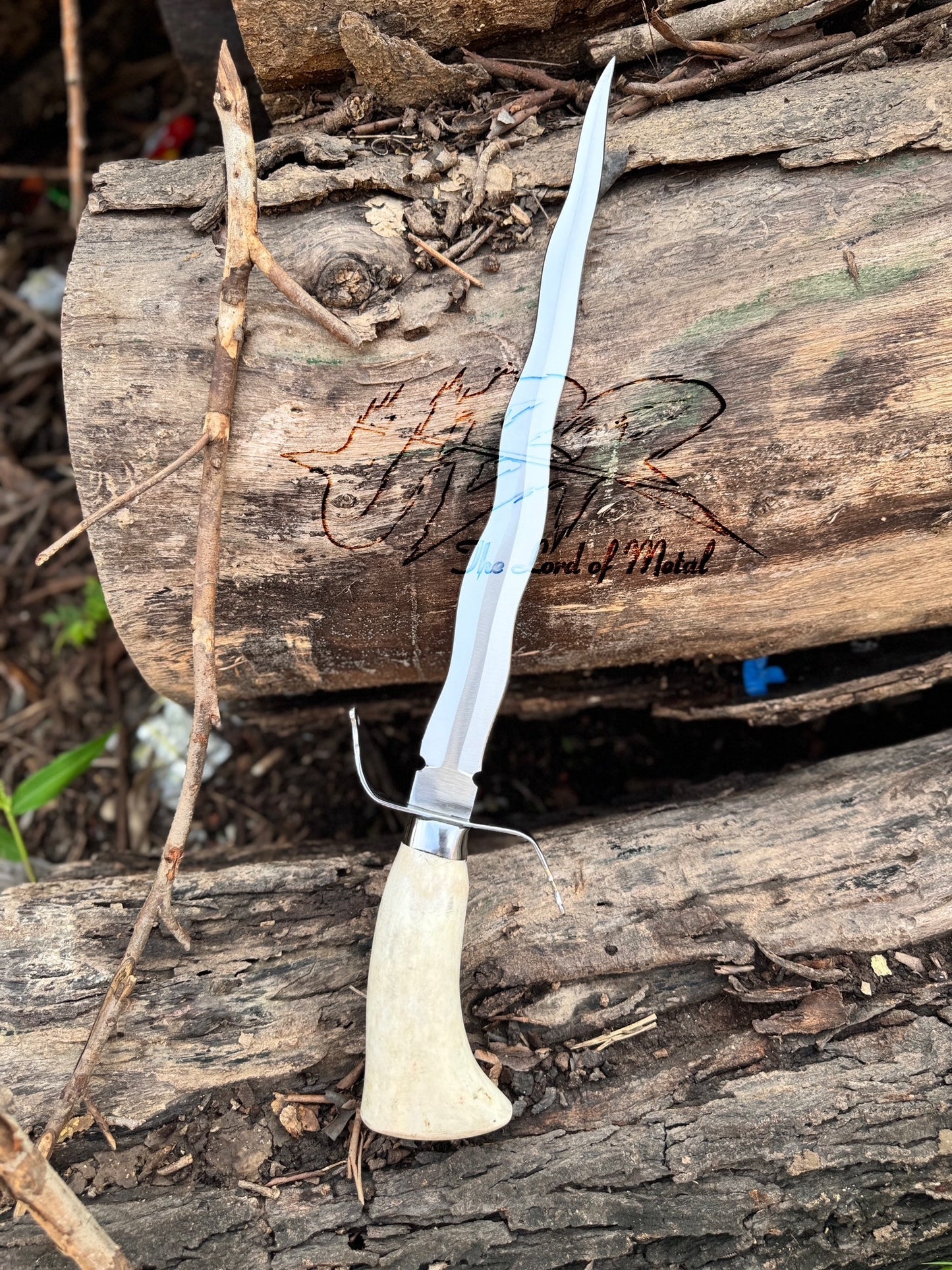 Custom Handmade Kris Dagger Knife – Wavy High Carbon Steel Blade with Antler Handle Unique Blades Runner