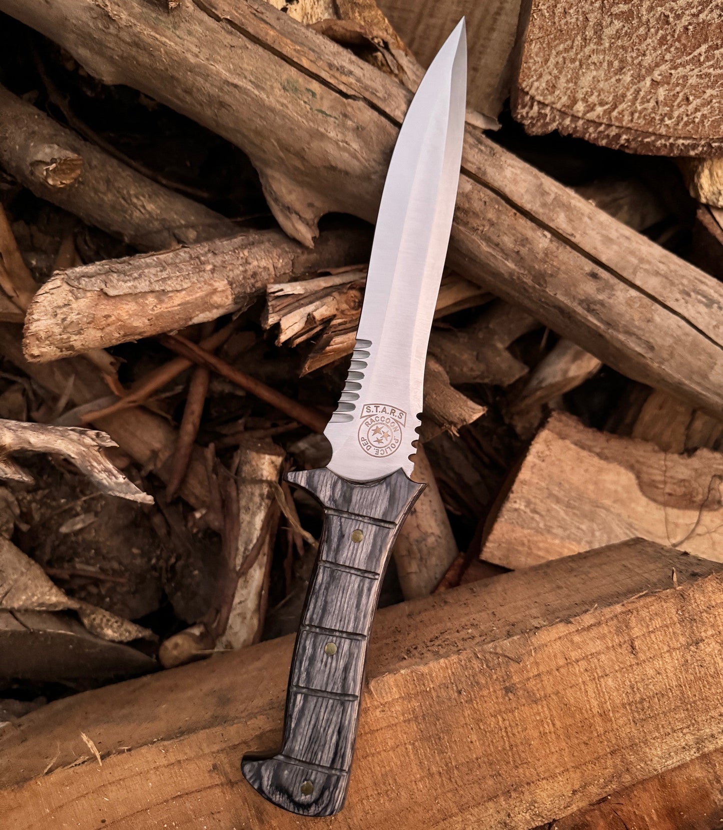 Resident Evil 4 Knife For Sale | Handmade Bowie Blade with Leather Sheath Unique Blades Runner