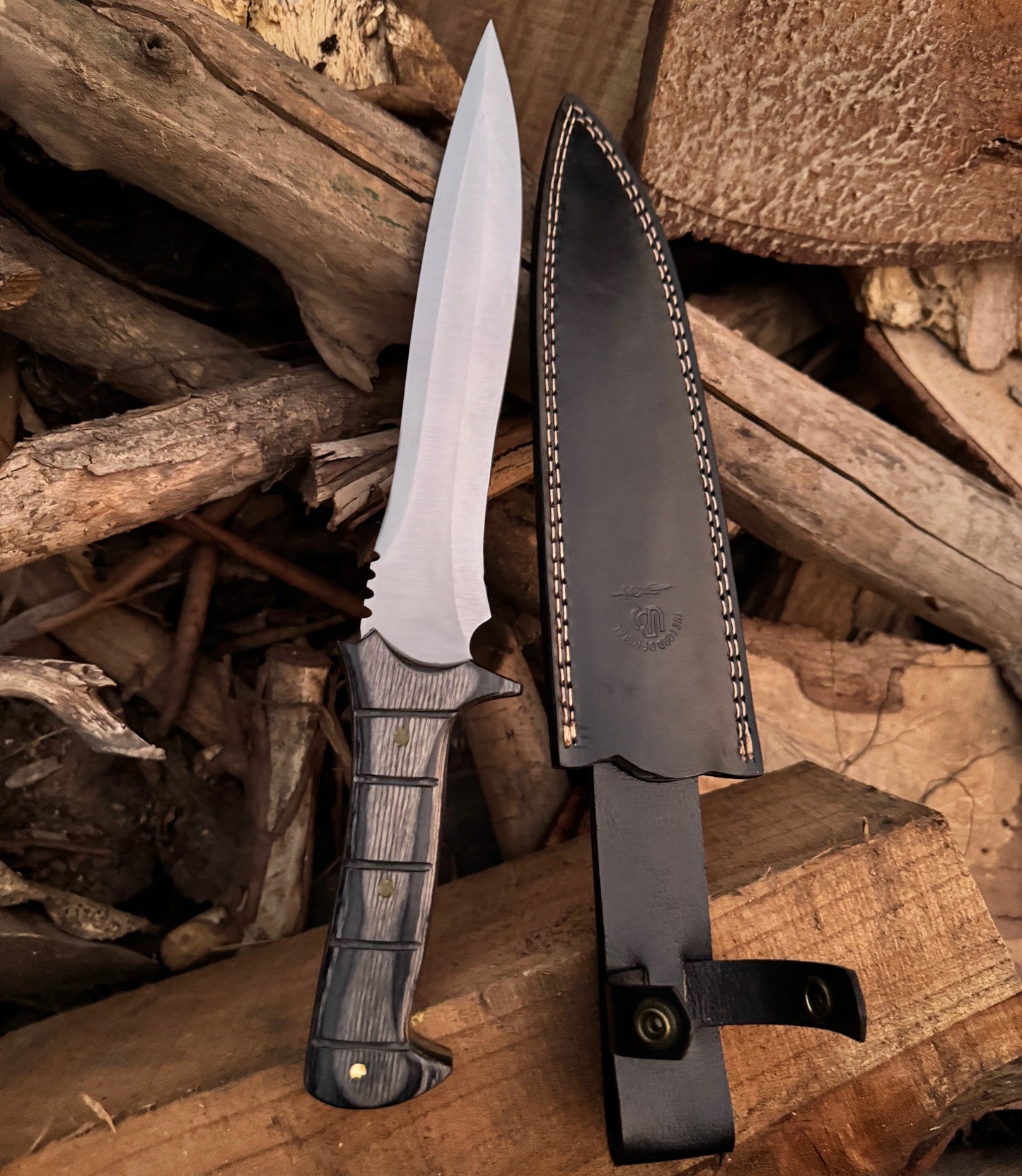 Resident Evil 4 Knife For Sale | Handmade Bowie Blade with Leather Sheath Unique Blades Runner