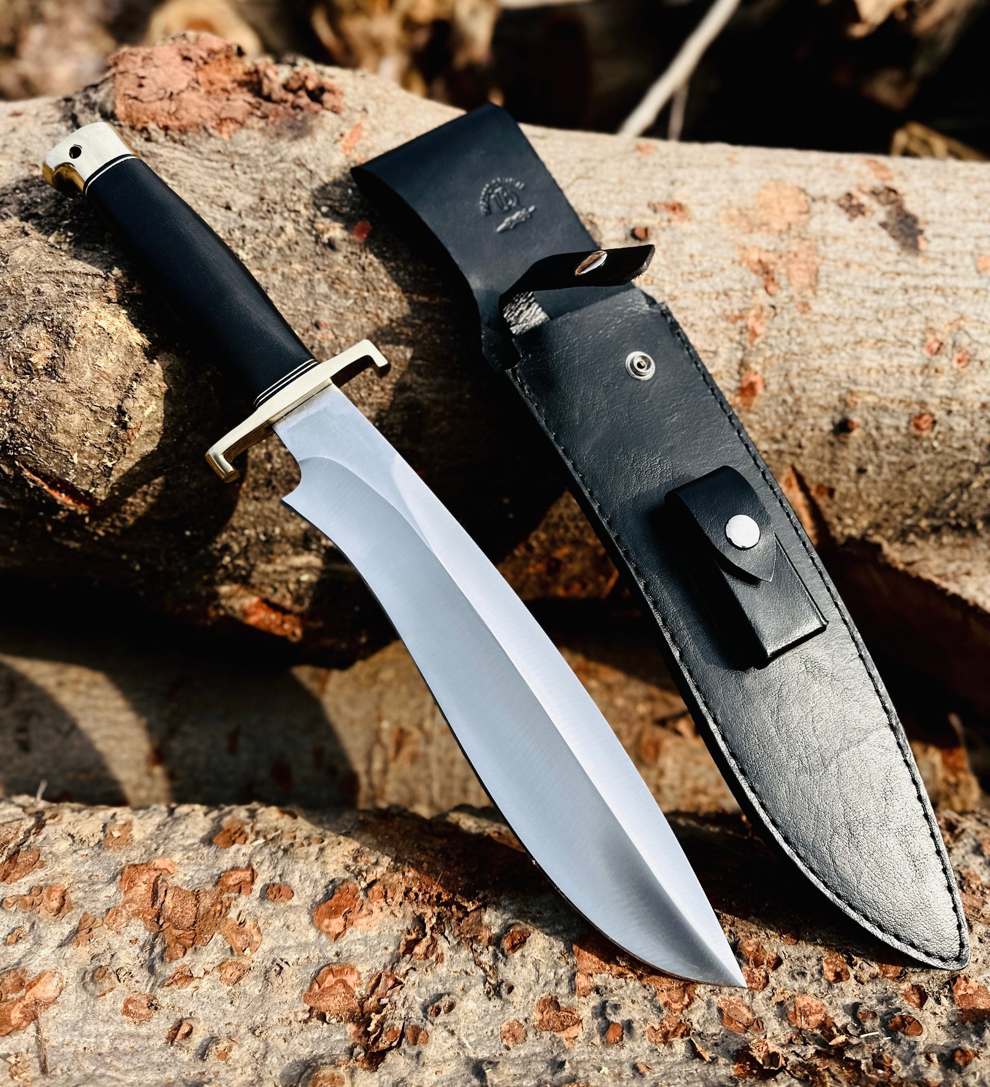 Sasquatch bowie Knife - D2 Tool Steel Hunting Bowie Knife with Leather Sheath Unique Blades Runner