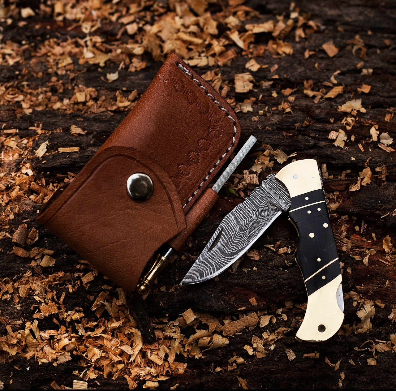 Damascus Steel Folding Knife – Black Horn Handle Pocket Knife Unique Blades Runner