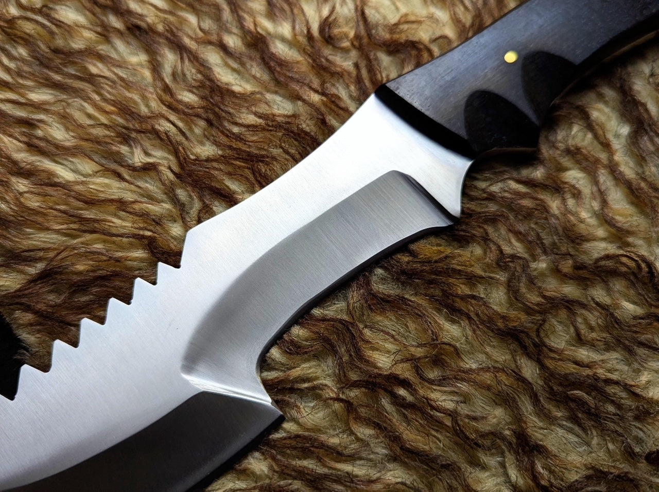 Tom Brown Tracker Knife with D2 Tool Steel Blade And Sheath Unique Blades Runner