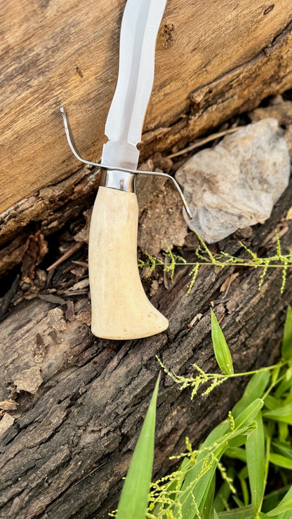 Flamberge Knife With Wavy Blade & Stag Horn Handle Unique Blades Runner