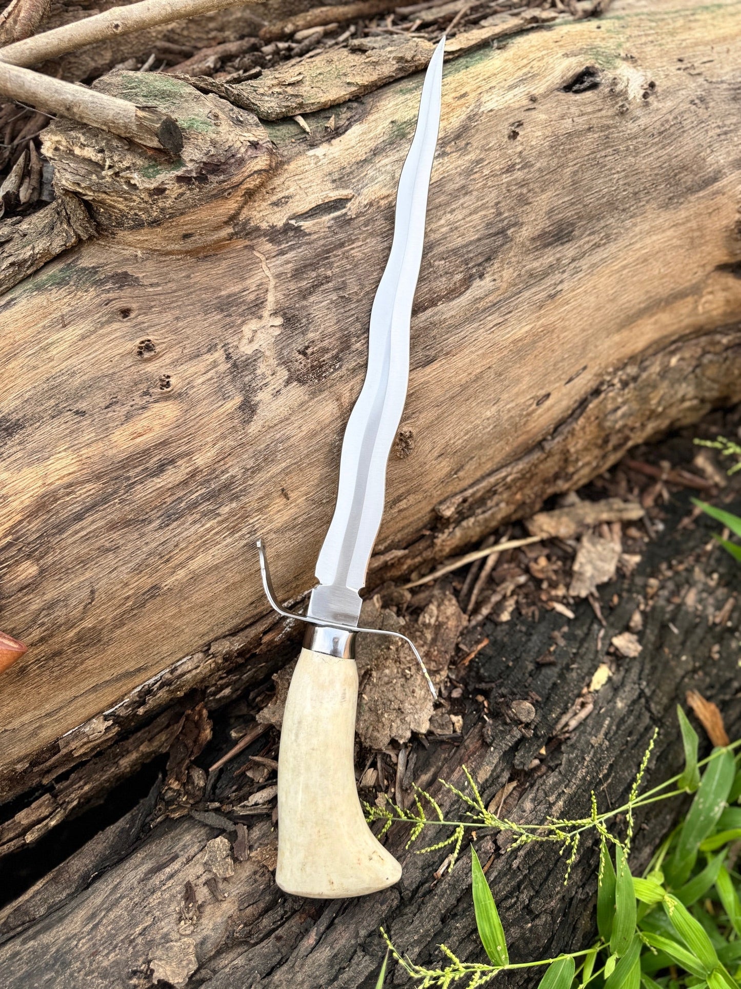 Flamberge Knife With Wavy Blade & Stag Horn Handle Unique Blades Runner