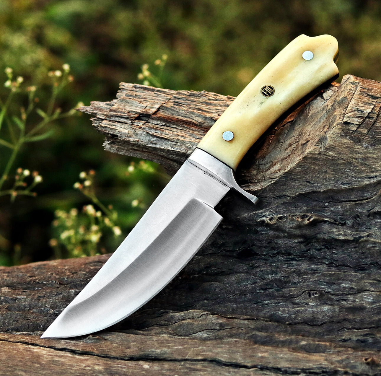 Deer Skinner Knife - D2 Tool Steel Blade With Camel Bone Handle Unique Blades Runner