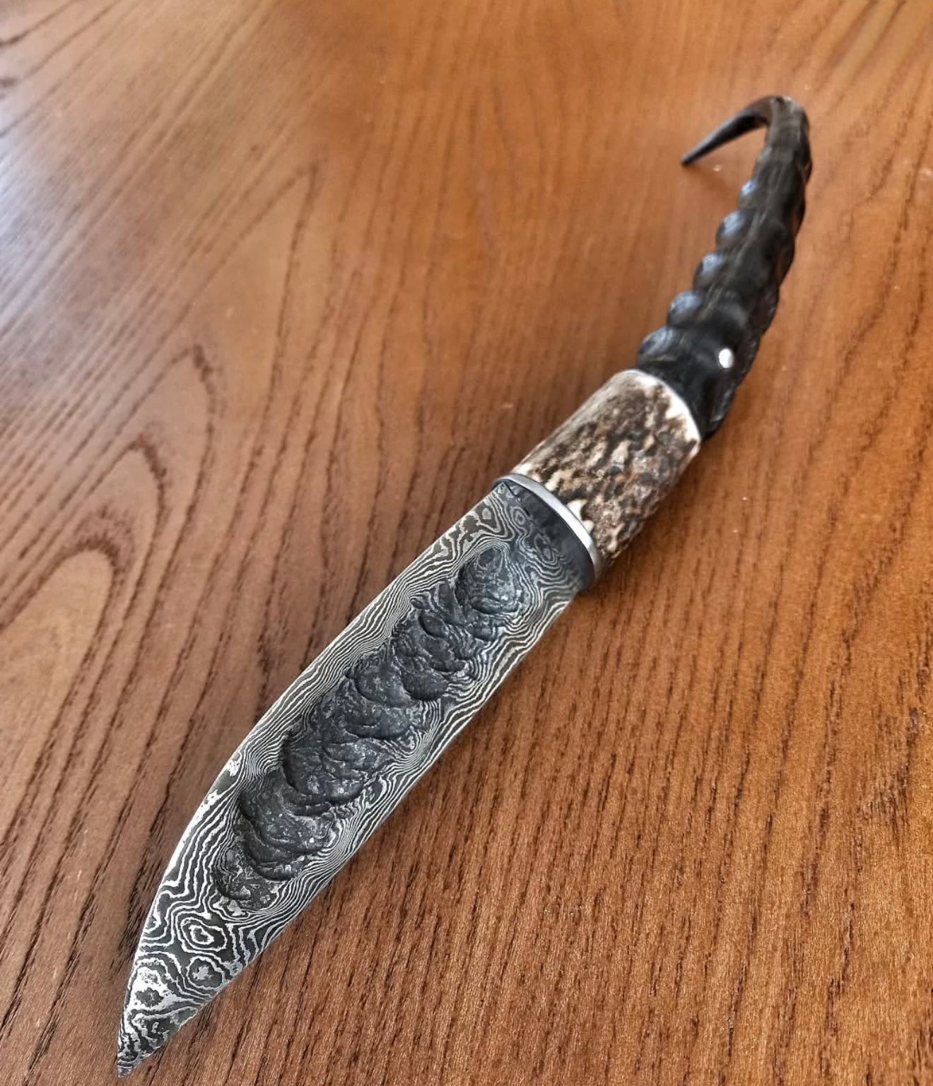 Damascus Steel Knife | Stag Horn & Ram Horn Handle Custom Handmade Knife Unique Blades Runner
