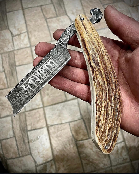 Damascus Steel Straight Razor | Handmade Stag Horn Folding Shaving Razor Unique Blades Runner