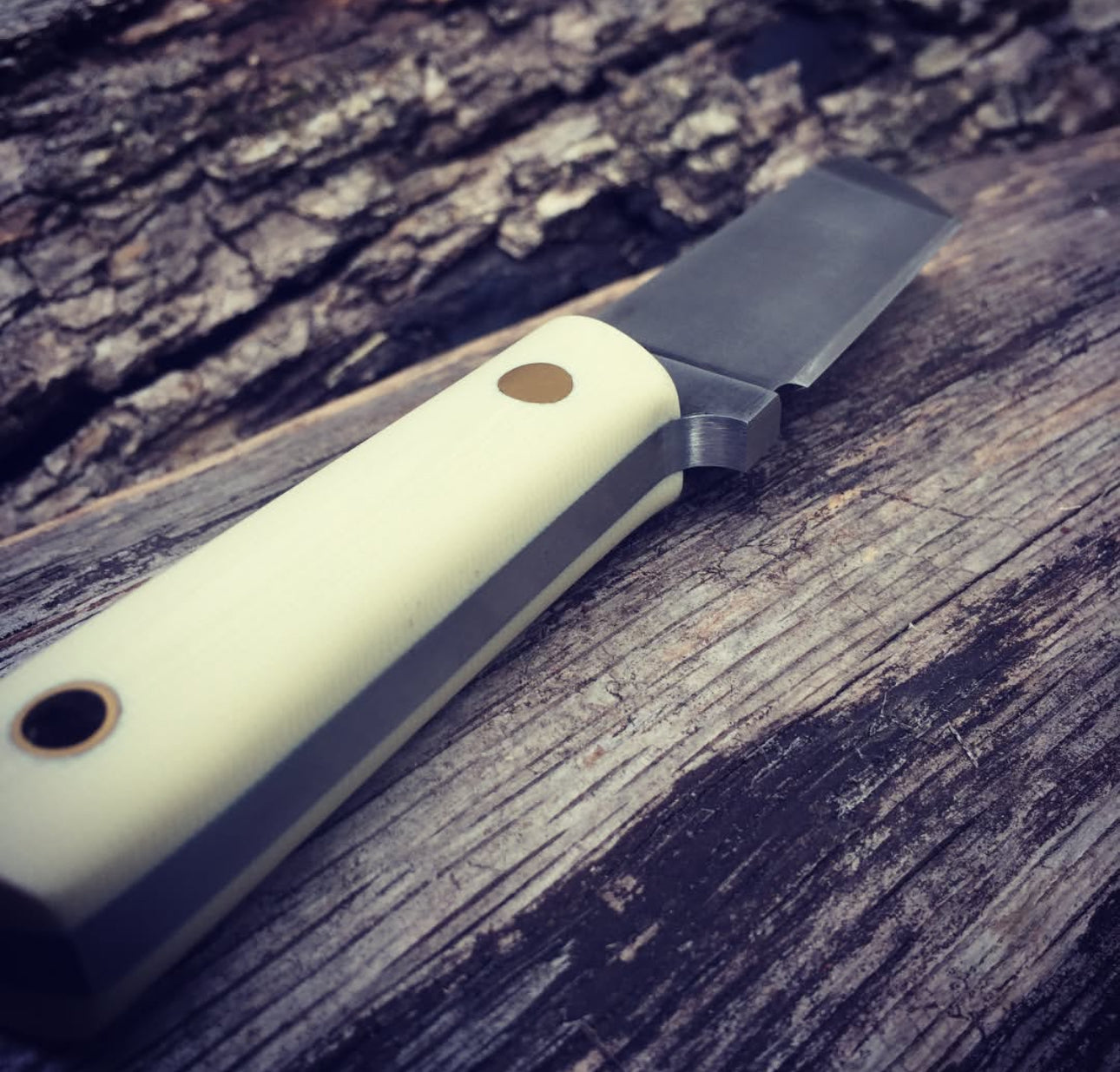 Custom Tanto Skinner Knife – Carbon Steel Blade, Camel Bone Handle Unique Blades Runner