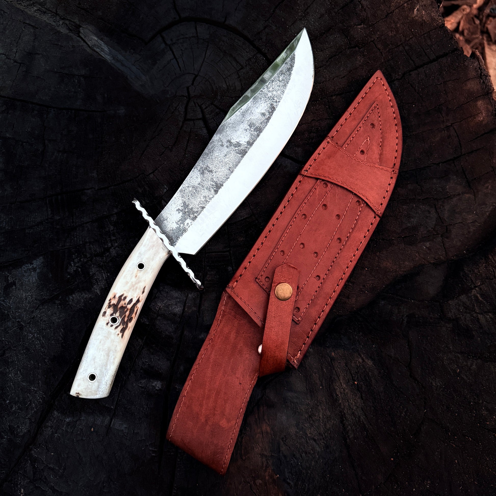 Mountain Bowie Knife | High Carbon Steel Hunting Knife with Stag Horn Handle Unique Blades Runner