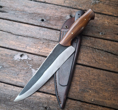 Handmade Bushcraft Knife with Walnut Wood Handle & Leather Sheath Unique Blades Runner