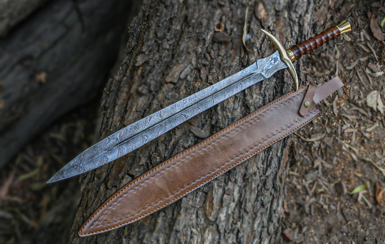 Handmade Damascus Steel Medieval Longsword with Brass Guard & Wood Grip Unique Blades Runner