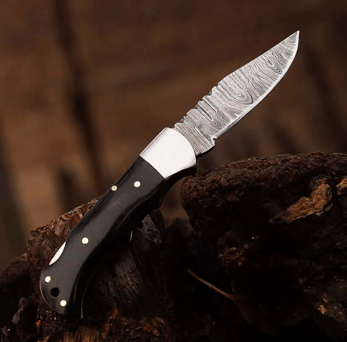 Damascus Steel Folding Knife – Black Horn Handle + Leather Sheath - Unique Blades Runner