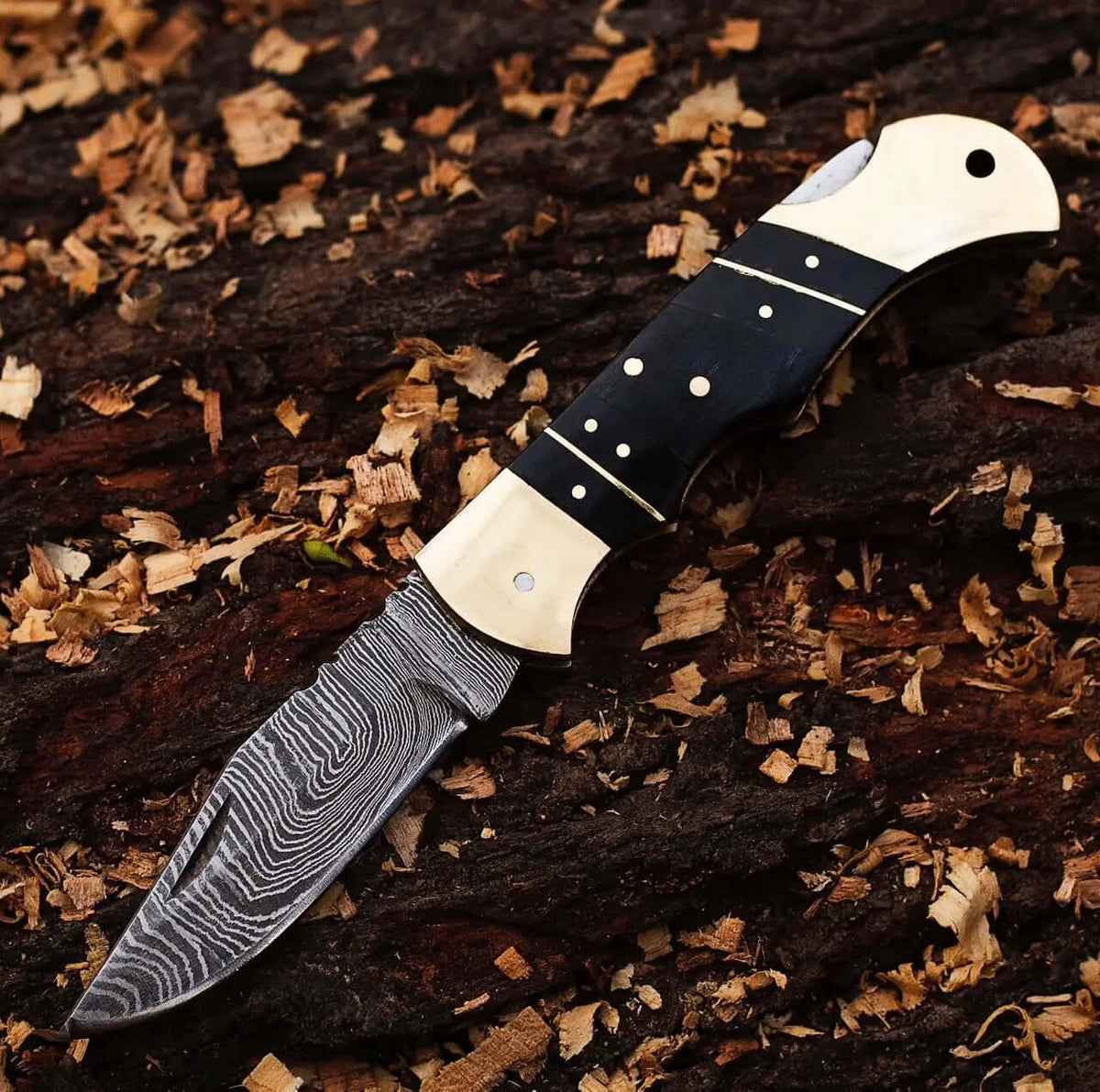 Damascus Steel Folding Knife – Black Horn Handle Pocket Knife - Unique Blades Runner