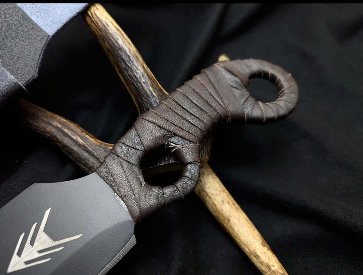 Destiny 2 knife Gunslinger Knife- Collectible Gaming Knife - Unique Blades Runner