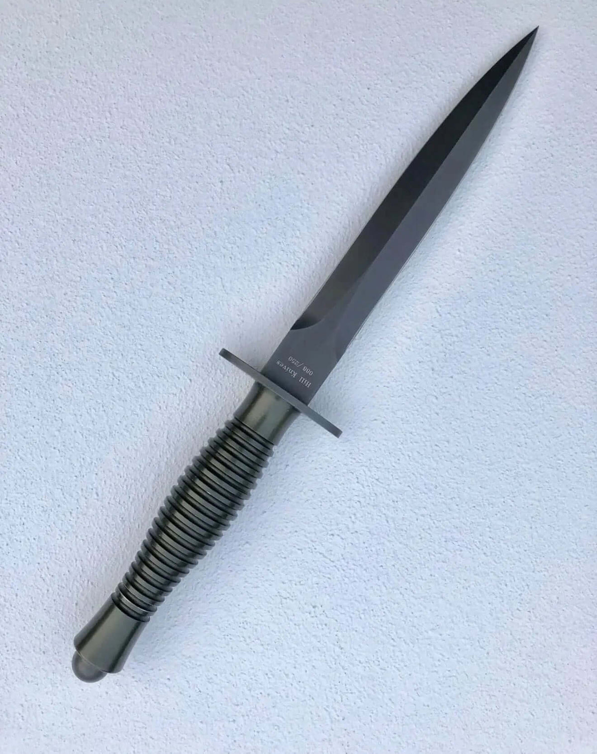 Fx-592 Fairbairn Sykes Knife - High Carbon Steel With Leather Sheath - Unique Blades Runner