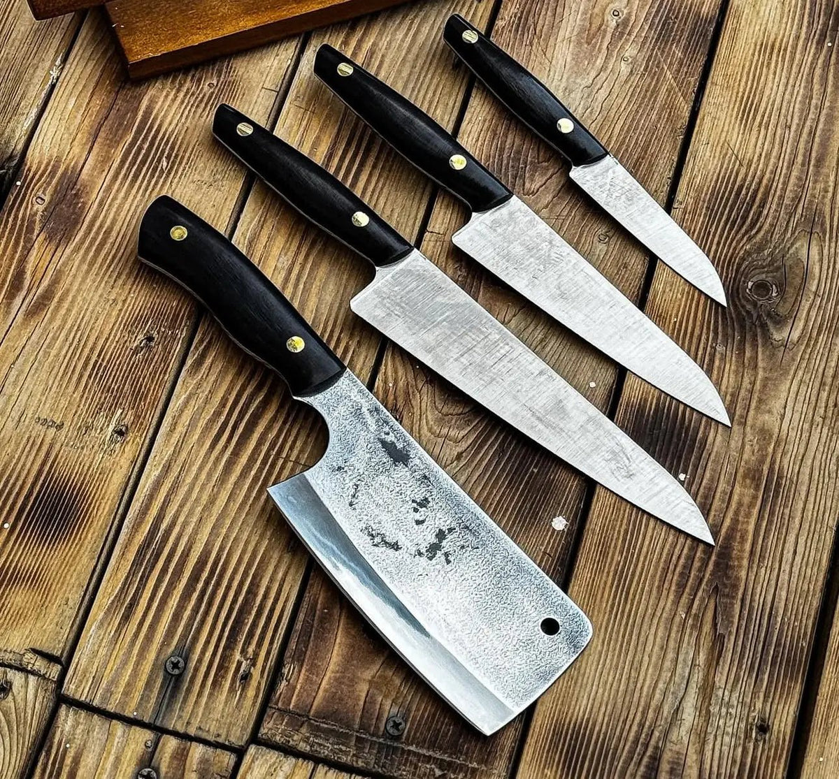 Handmade Best Kitchen Knife Set - High Carbon Steel Blade with Wooden Stand - Unique Blades Runner