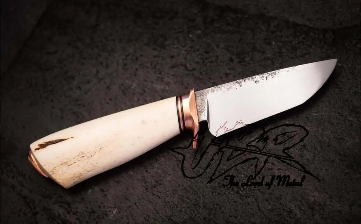 Lot of 25 Carbon Steel Skinner Knives | Handmade Stag Handle Knife Set - Unique Blades Runner