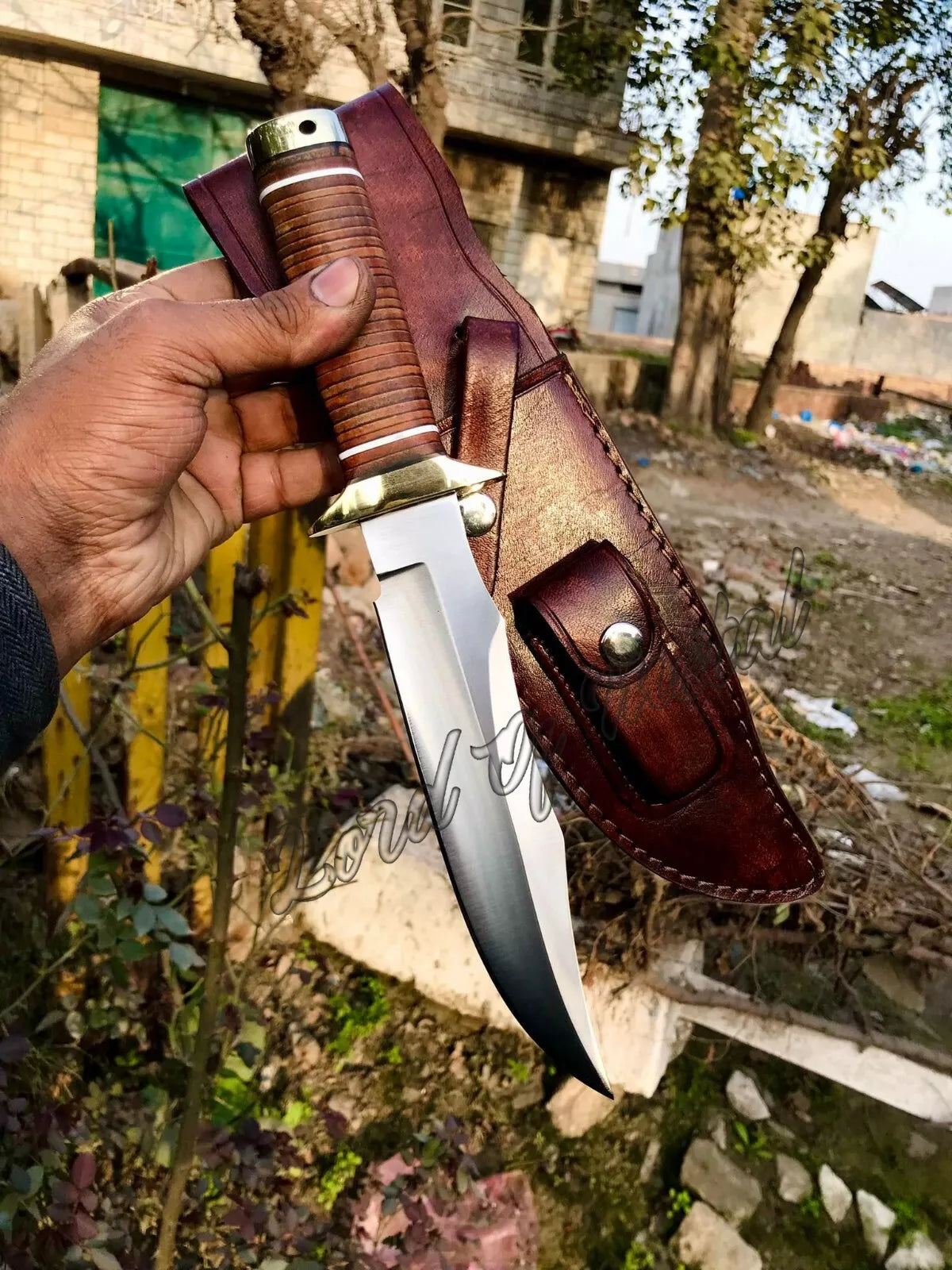 Custom Handmade D2 Tool Steel SOG Hunting Knife – Leather Handle & Sheath Unique Blades Runner