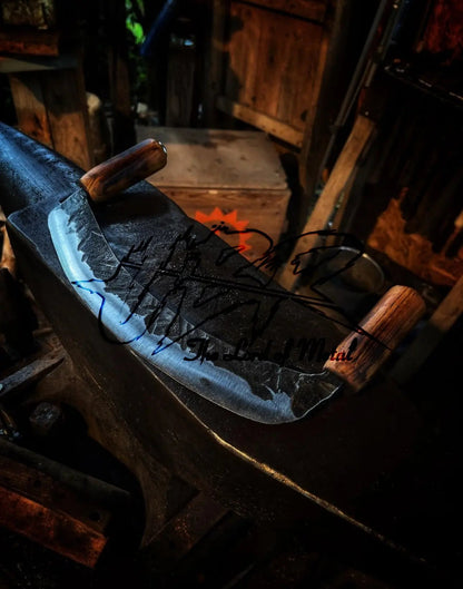 Ulu Pizza Cutter – Forged High Carbon Steel with Wood Handle - Unique Blades Runner