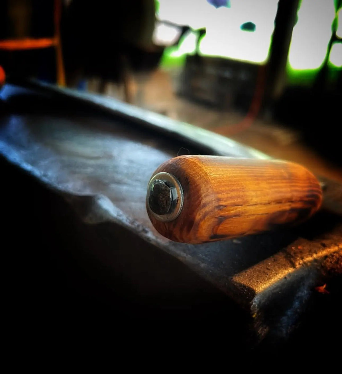 Ulu Pizza Cutter – Forged High Carbon Steel with Wood Handle - Unique Blades Runner